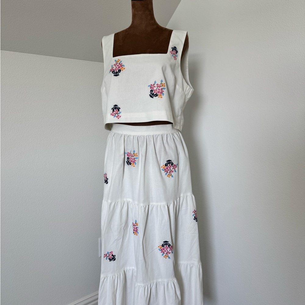 Elegant White Floral Skirt Set